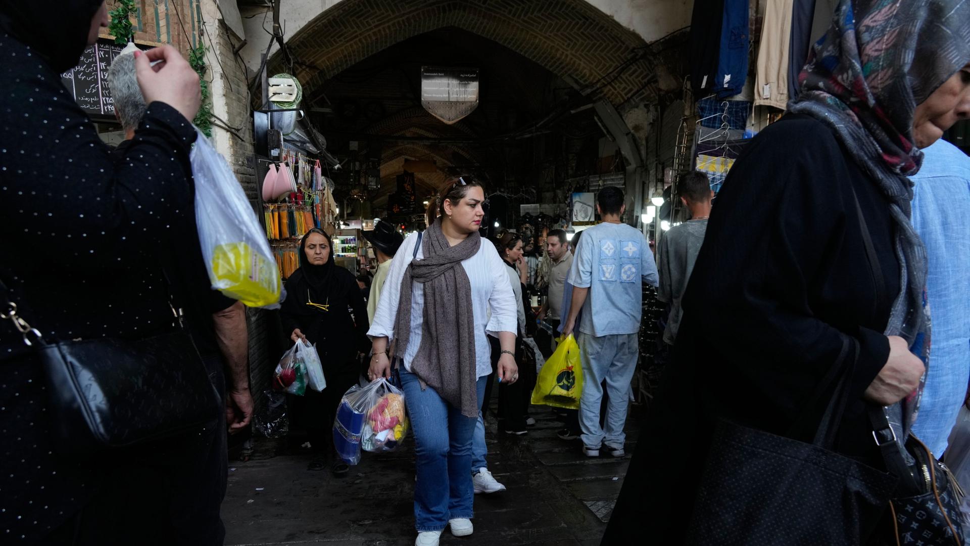 basar teheran 104