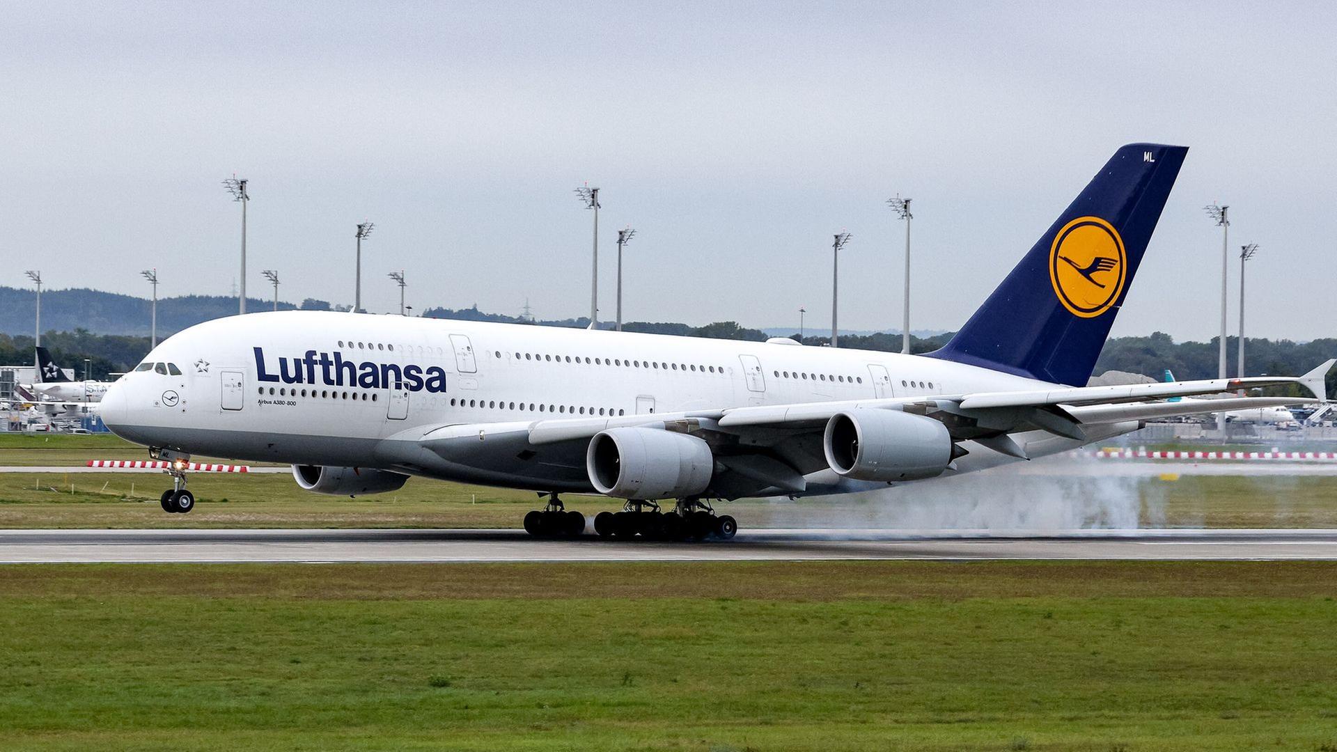 br archivbild lufthansa a380 bei der landung in muenchen 100