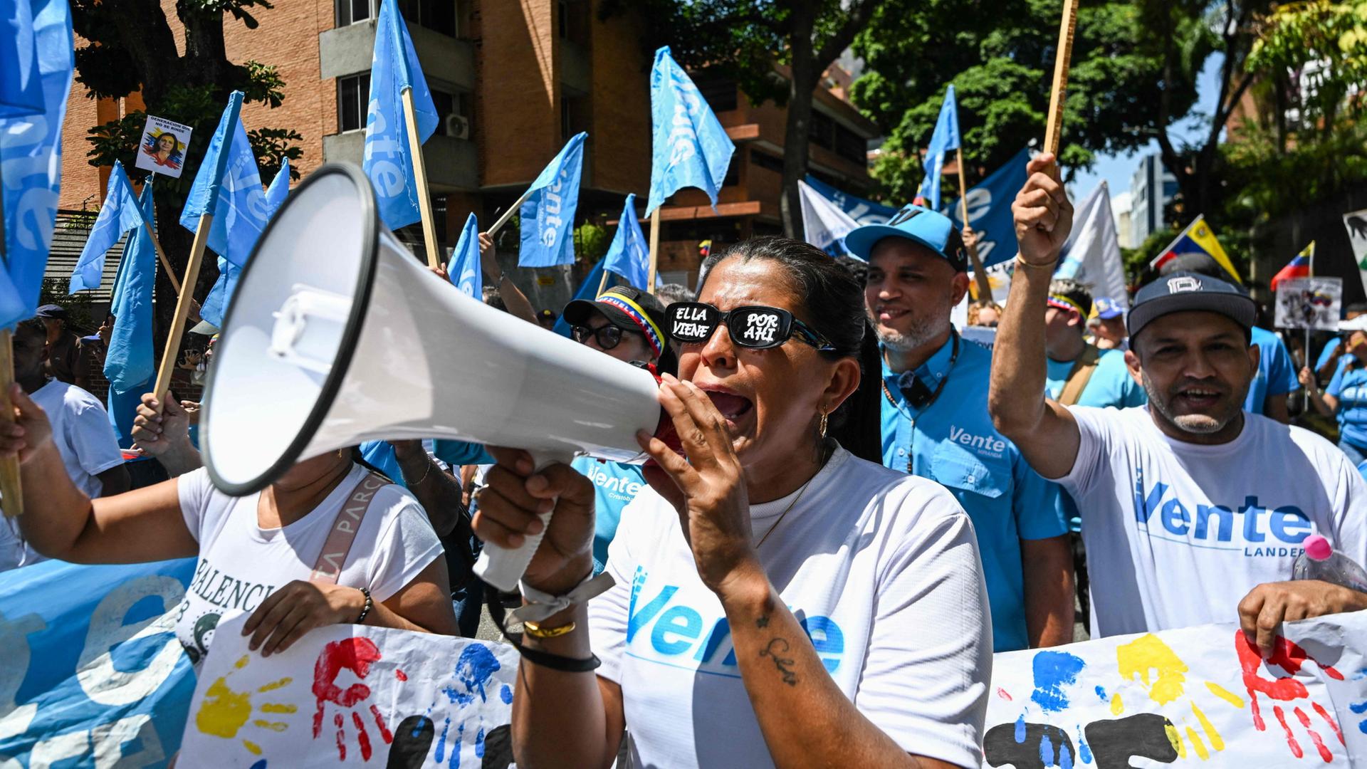 caracas demonstration 100