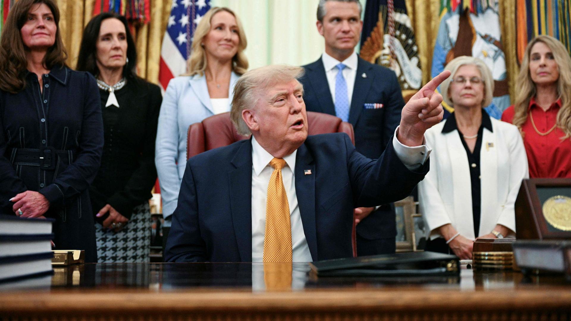 donald trump 884