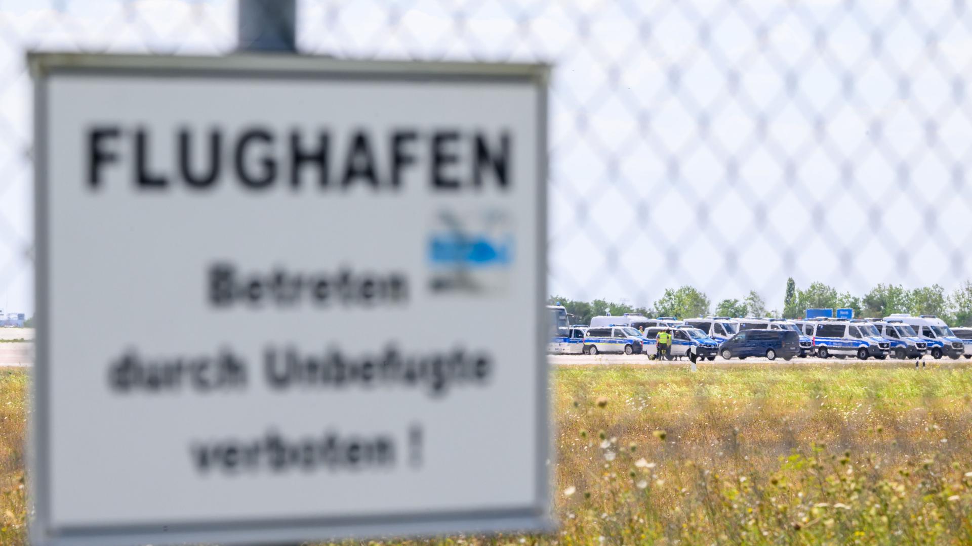 flughafen leipzg halle 100