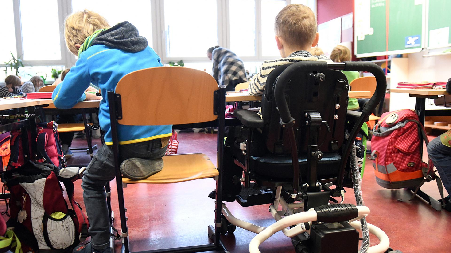 kind rollstuhl 106