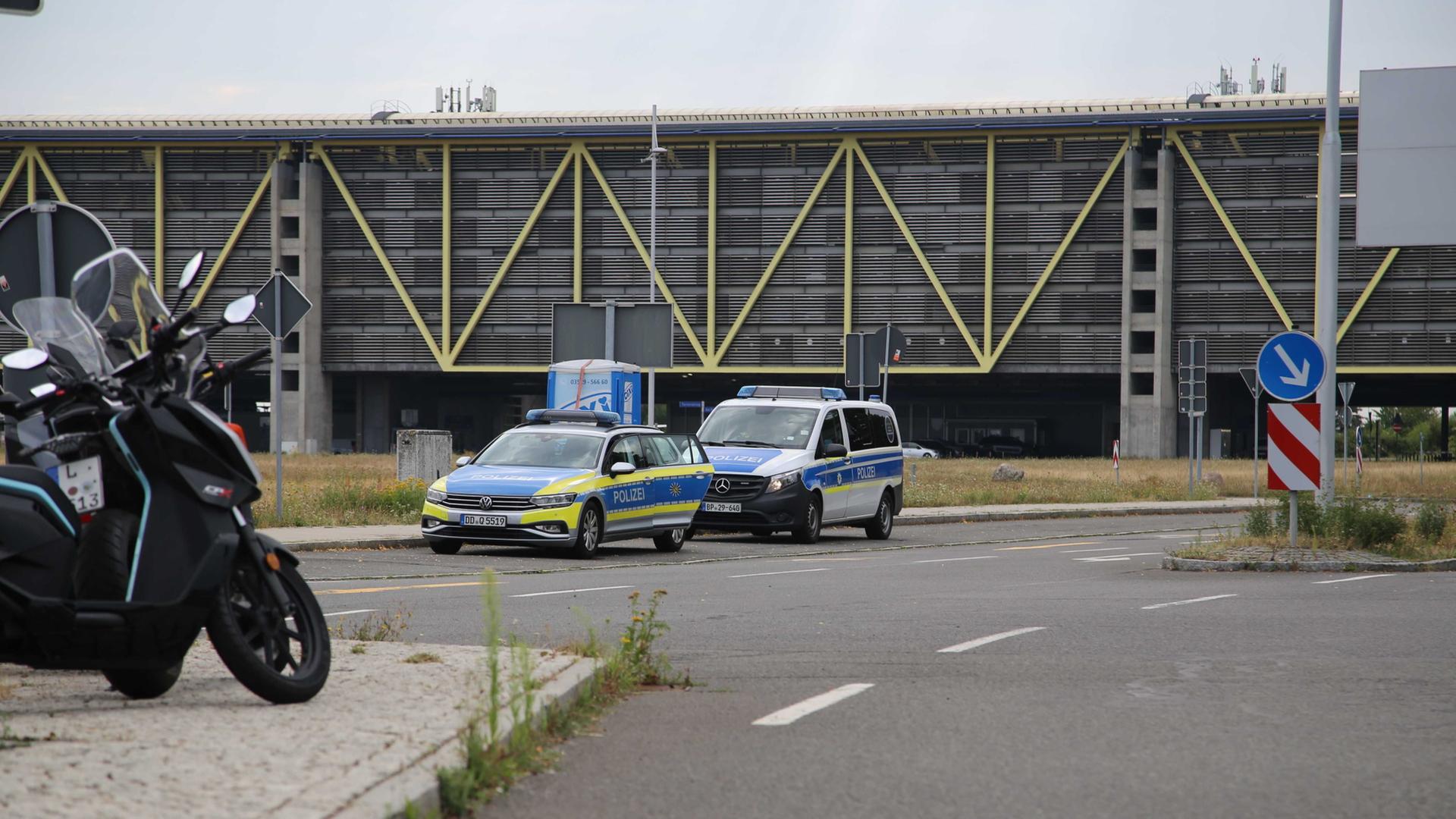 polizei leipzig flughafen 100