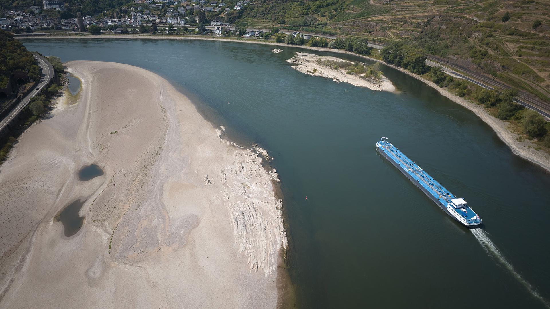 rhein niedrigwasser oberwesel 100