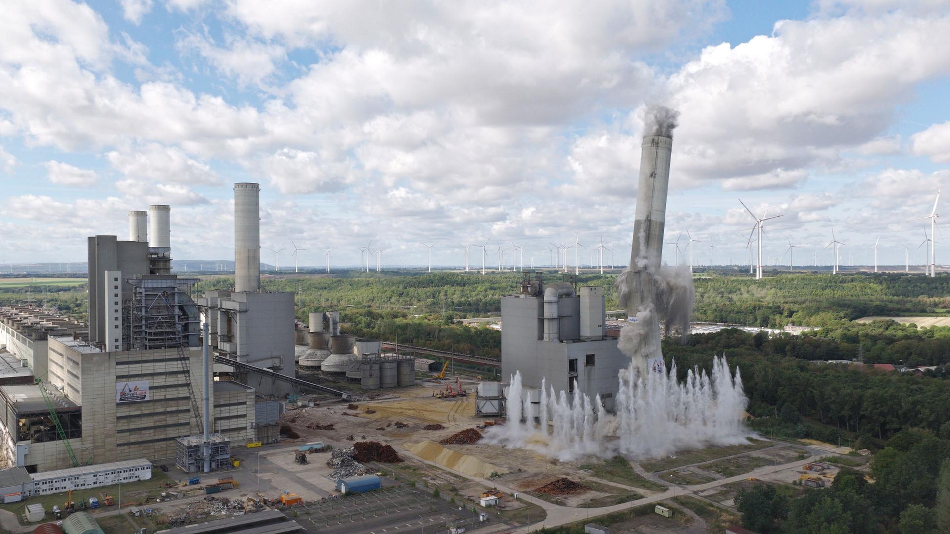 rwe sprengung schornstein 100