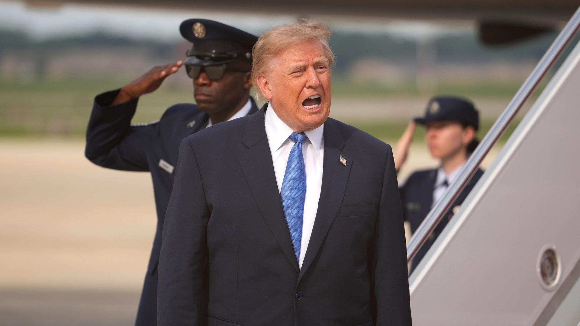 trump air force one 108