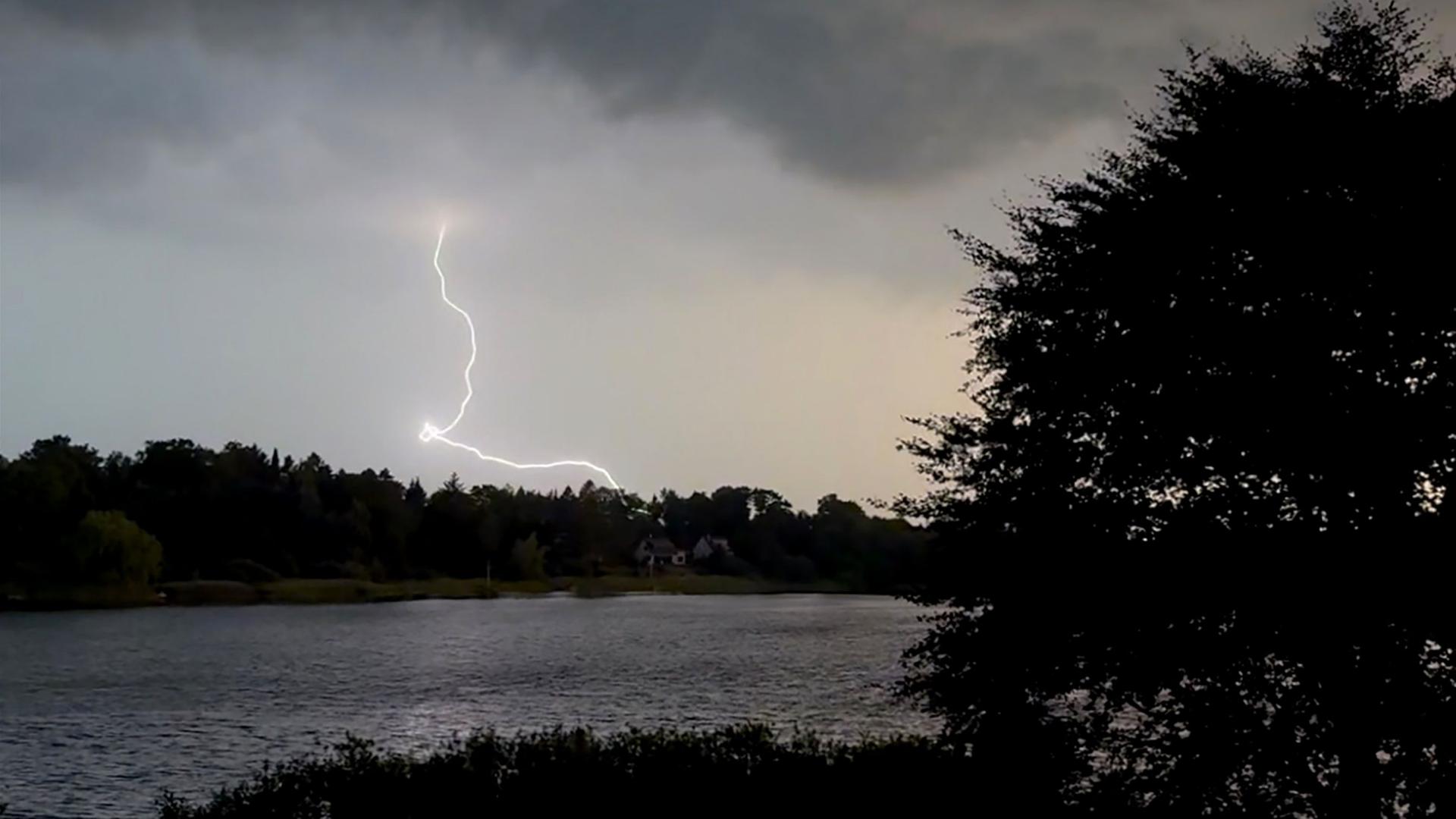 wetter gewitter blitz 100