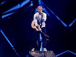 2025 12 13t043249z 772313979 rc2gfiawj15u rtrmadp 3 music jingle ball