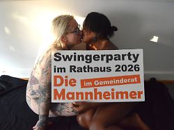 mimi20und20brenda20waren20bei20der20swingerparty20im20rathaus20dabei