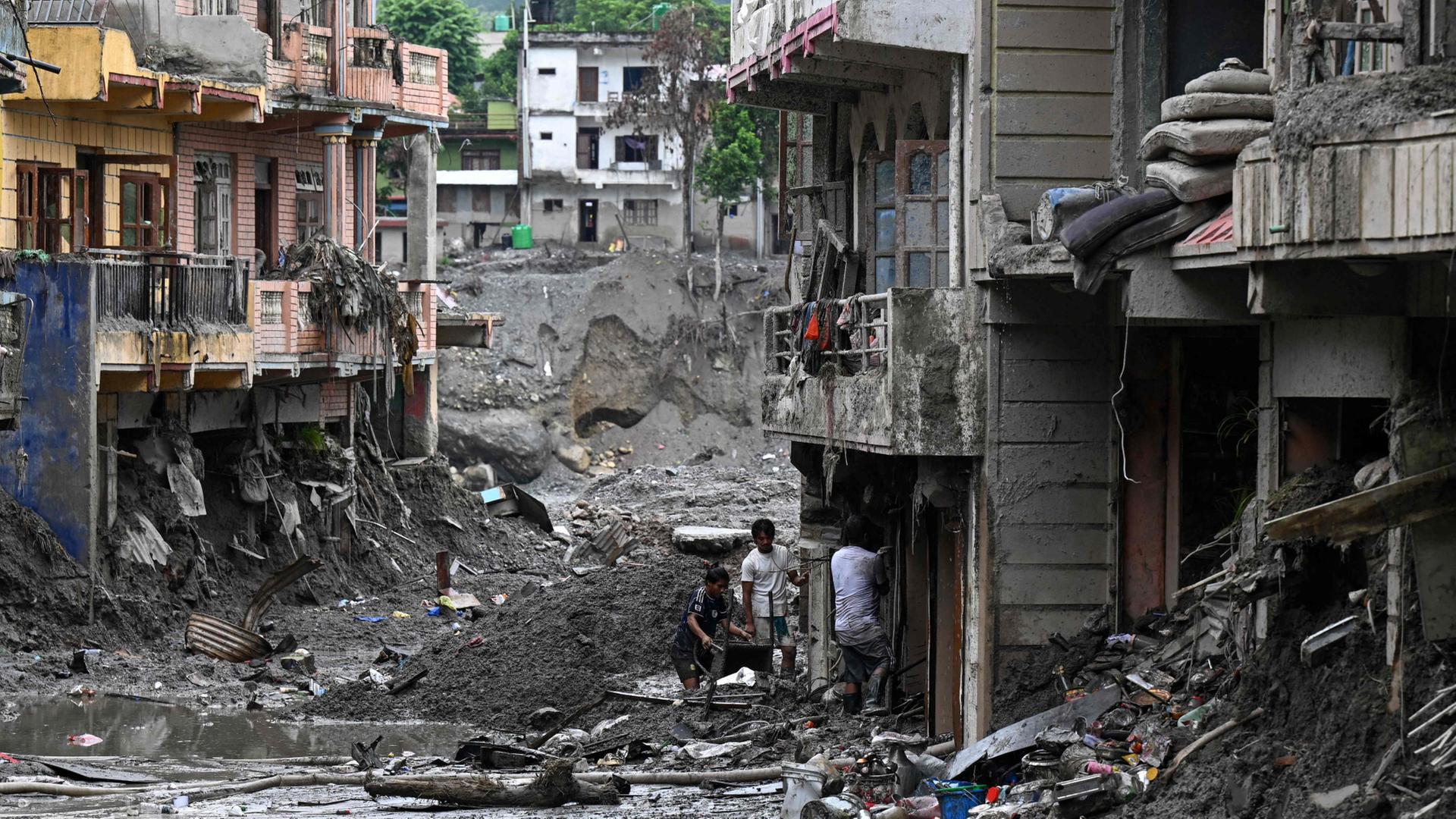 aufraeumarbeiten nepal 100