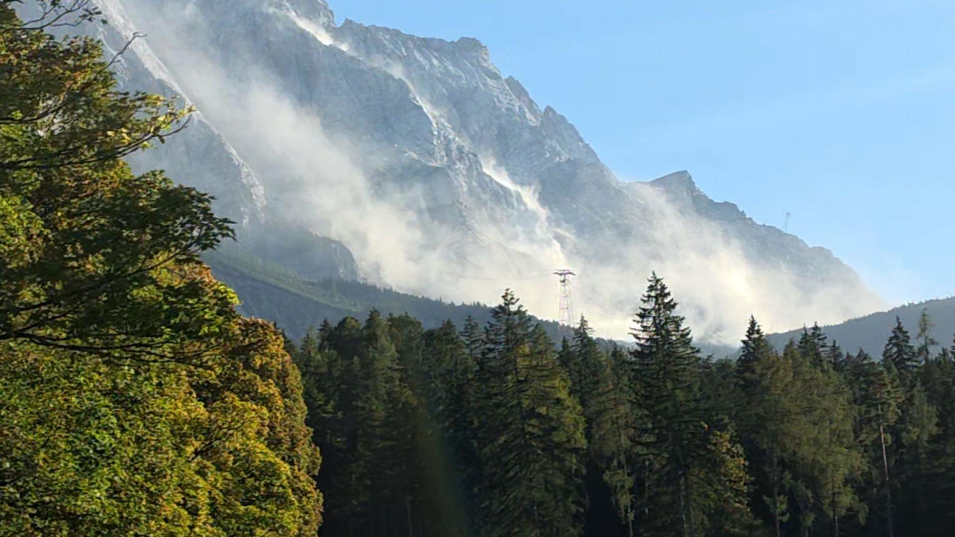 br felssturz an zugspitze staubwolke kilometerweit sichtbar 100