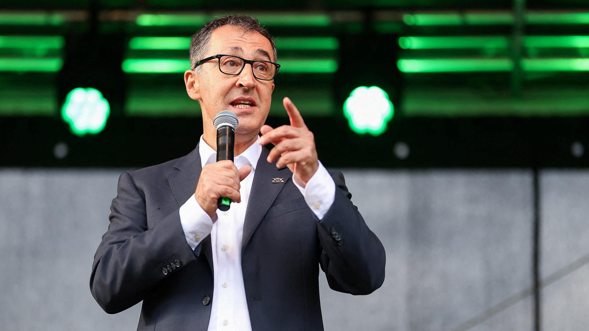 cem oezdemir 150