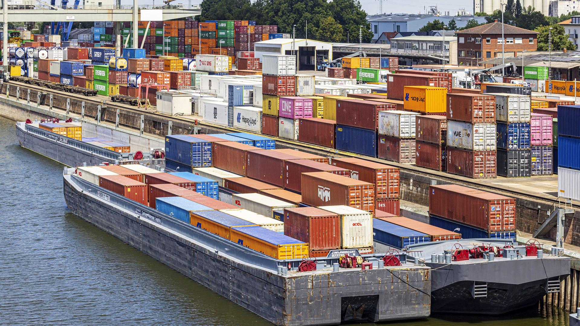 container 214