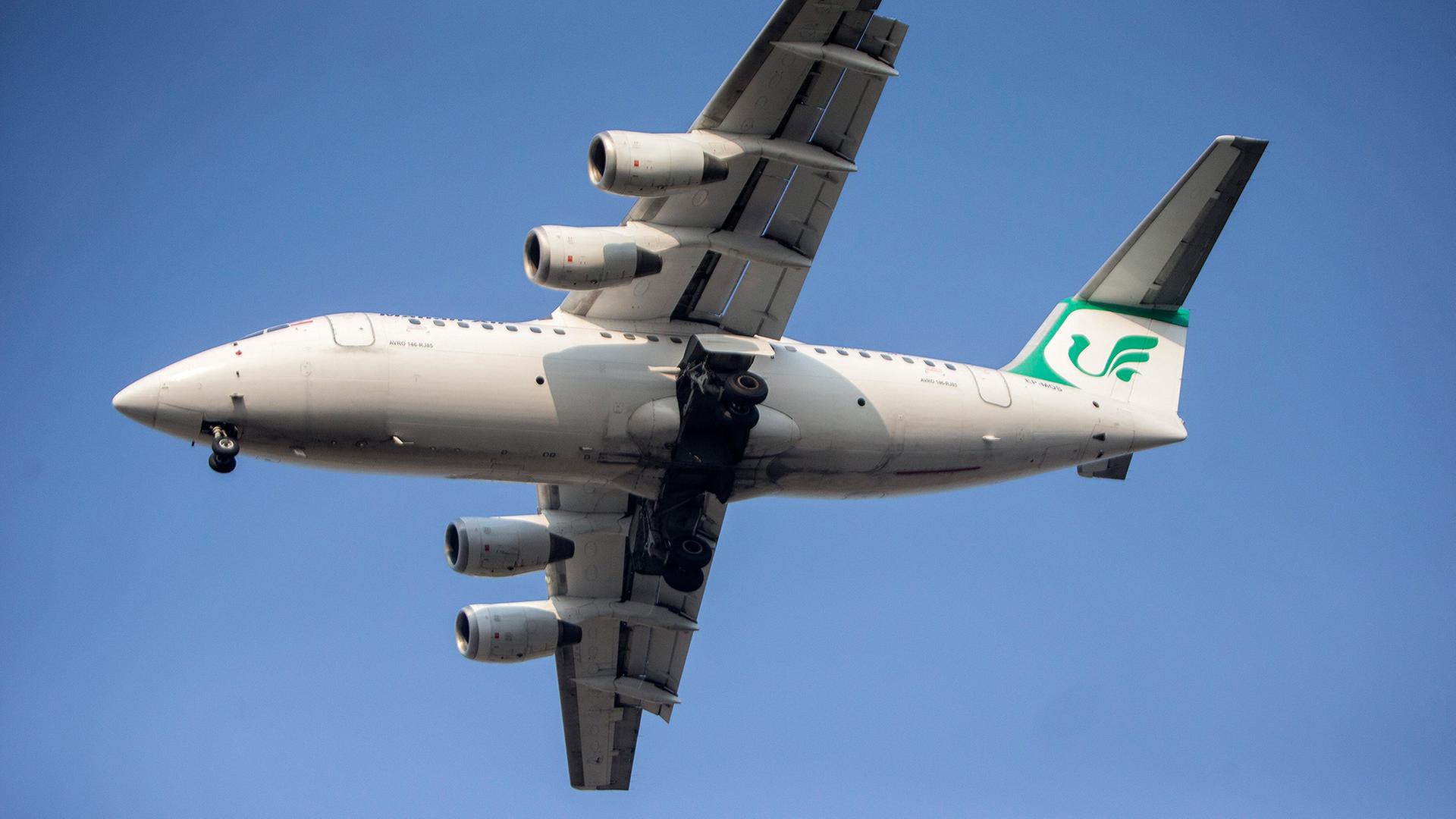 fluggesellschaft mahan air 102