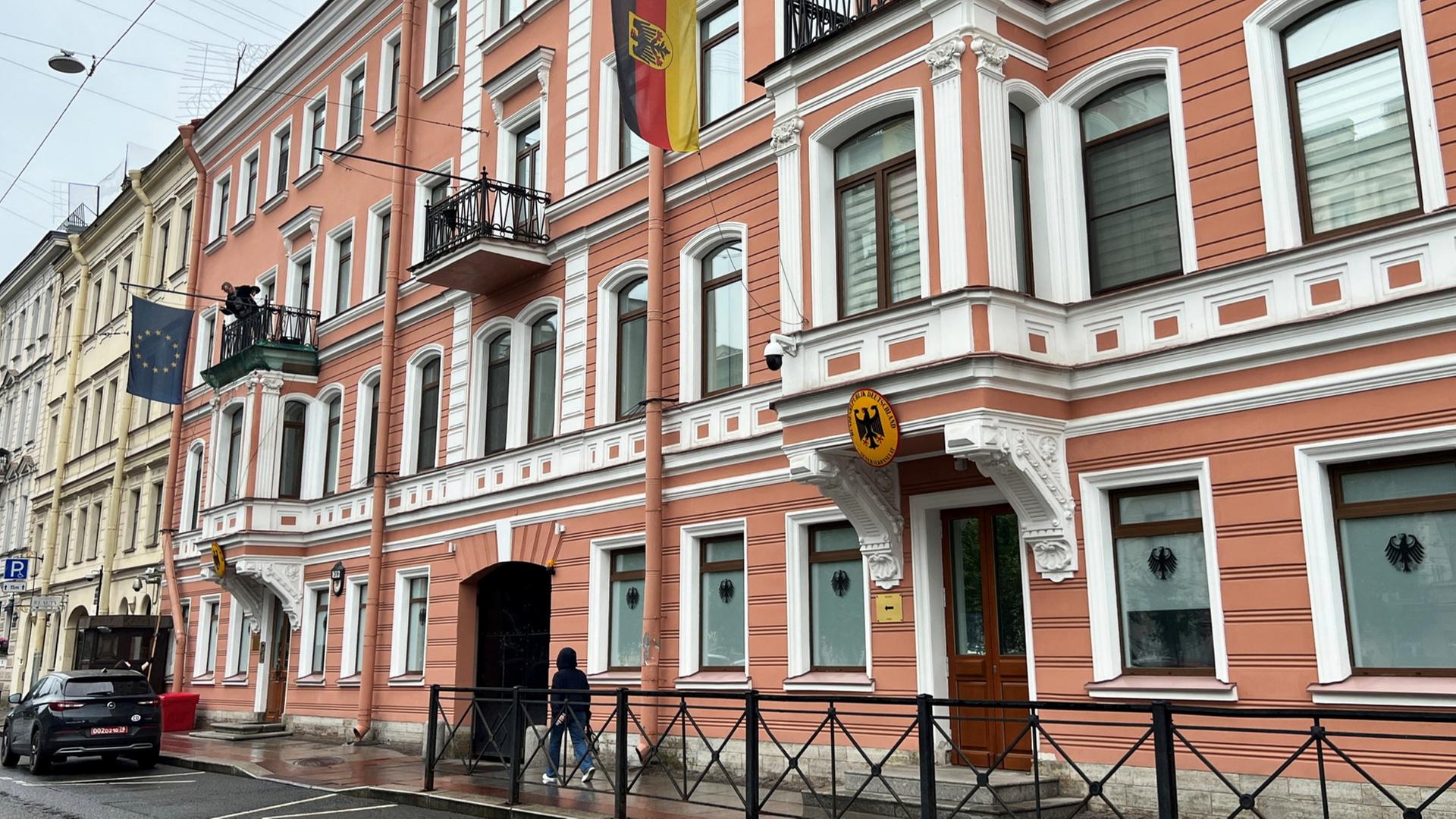 konsulat st petersburg 100
