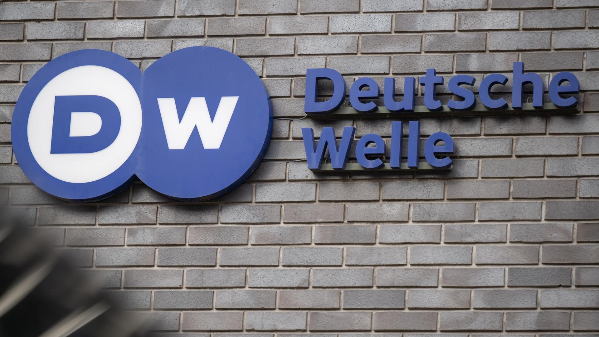 logo deutsche welle 100