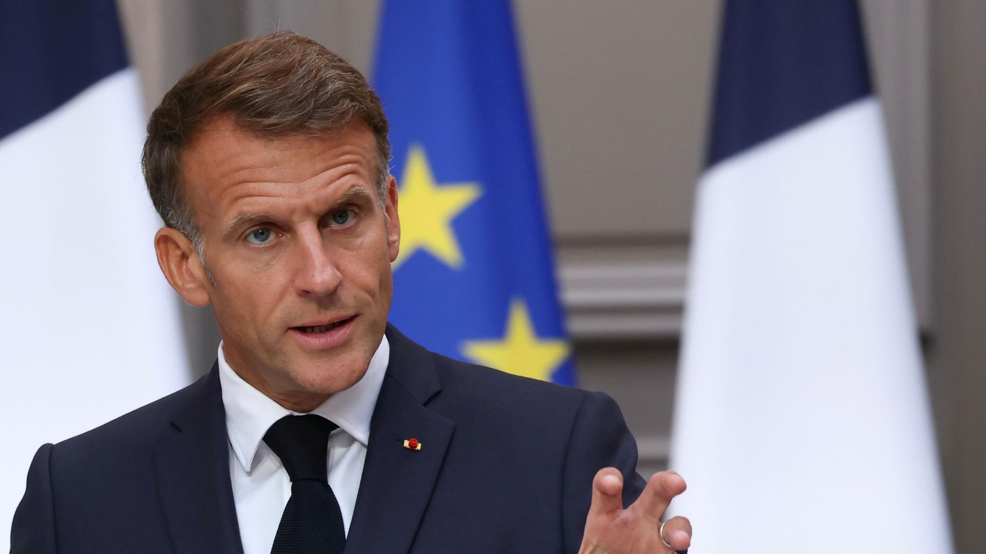 macron 1004