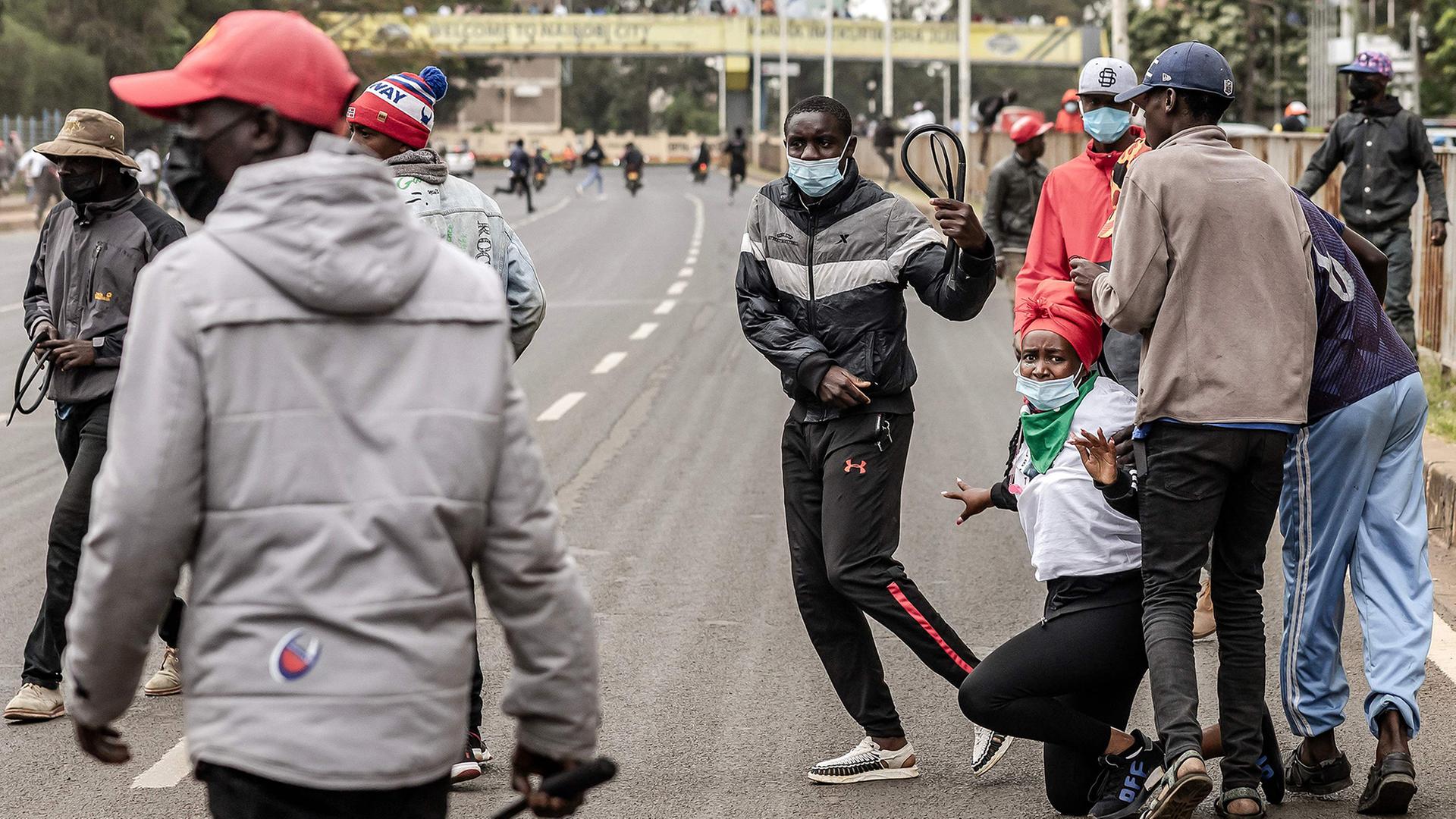 nairobi schlaeger demo 100