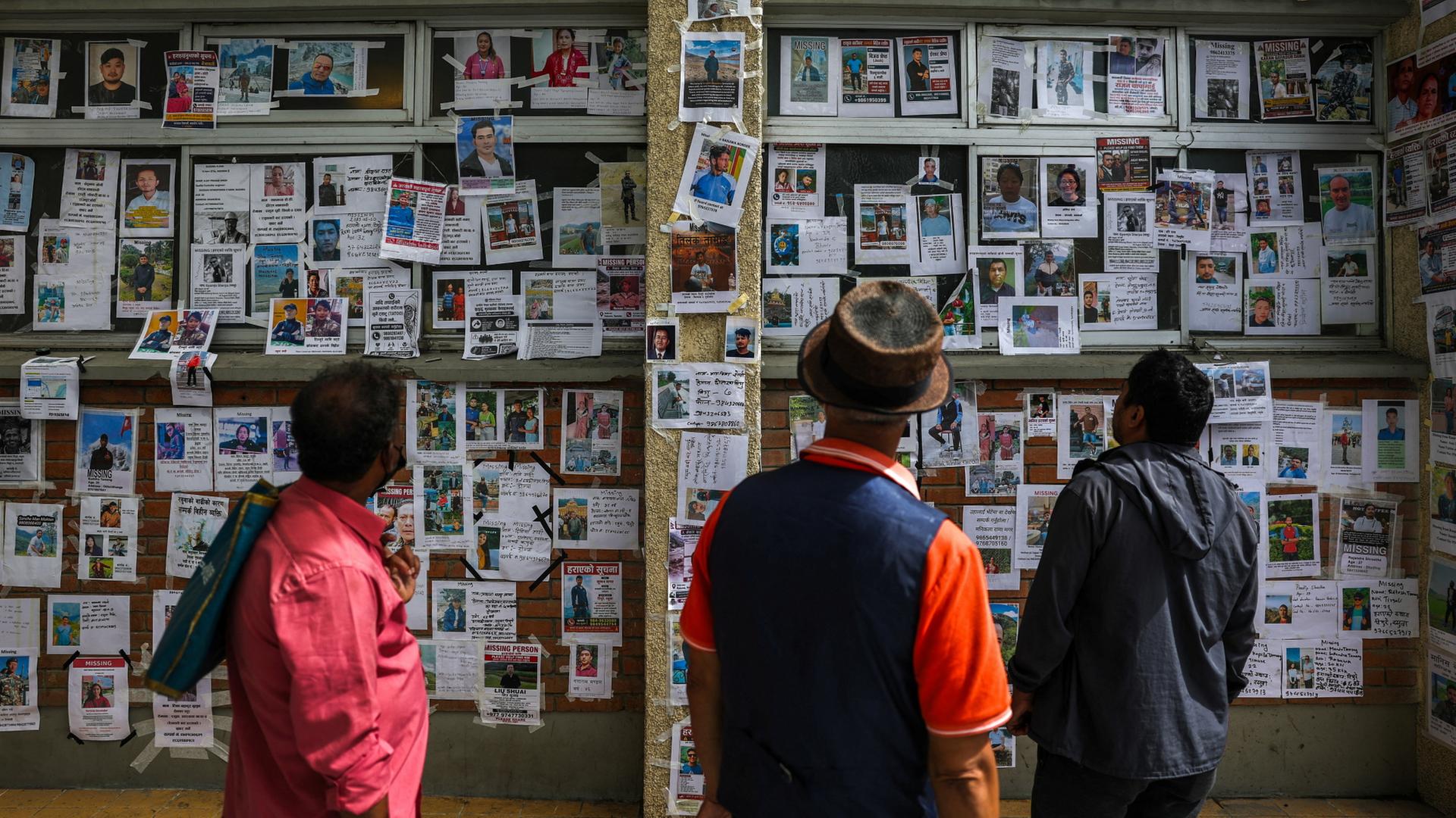 nepal sturzflut opfer vermisste 100
