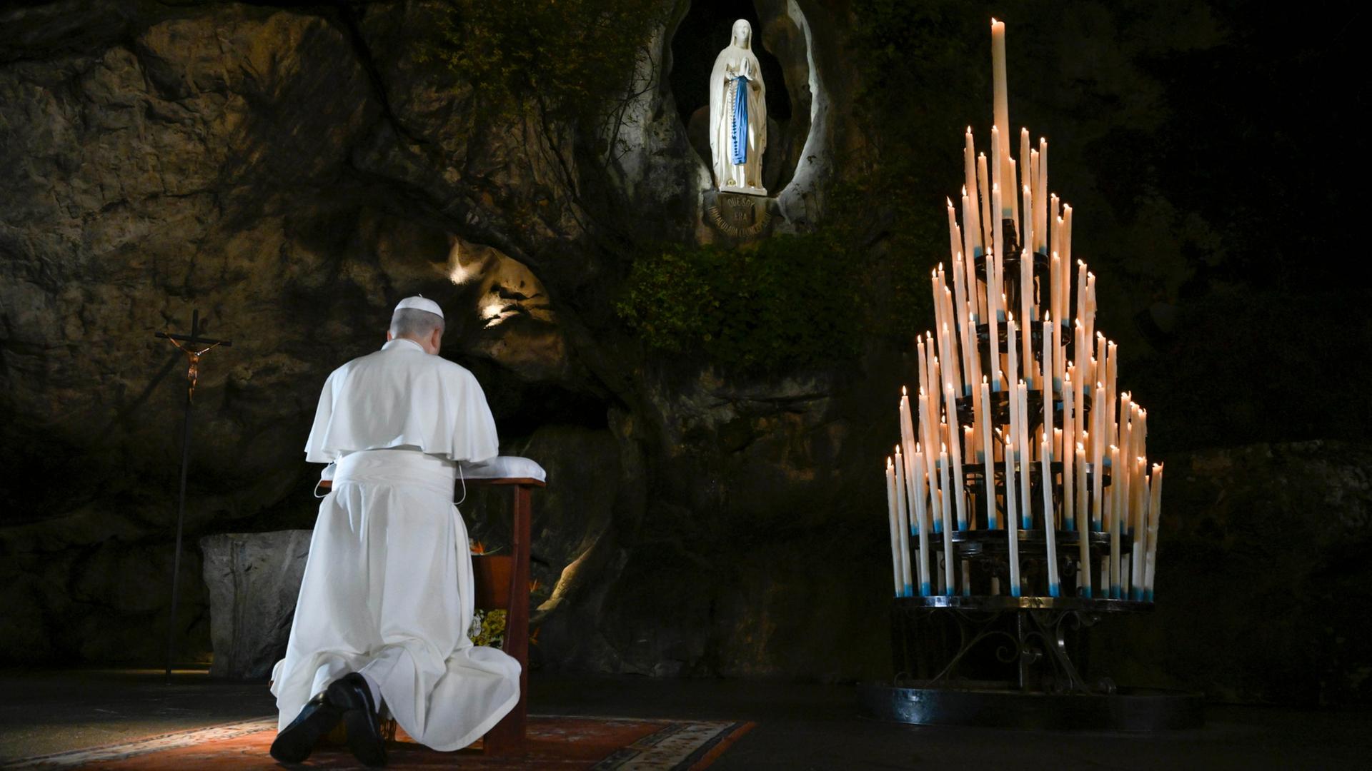 papst lourdes grotte 100