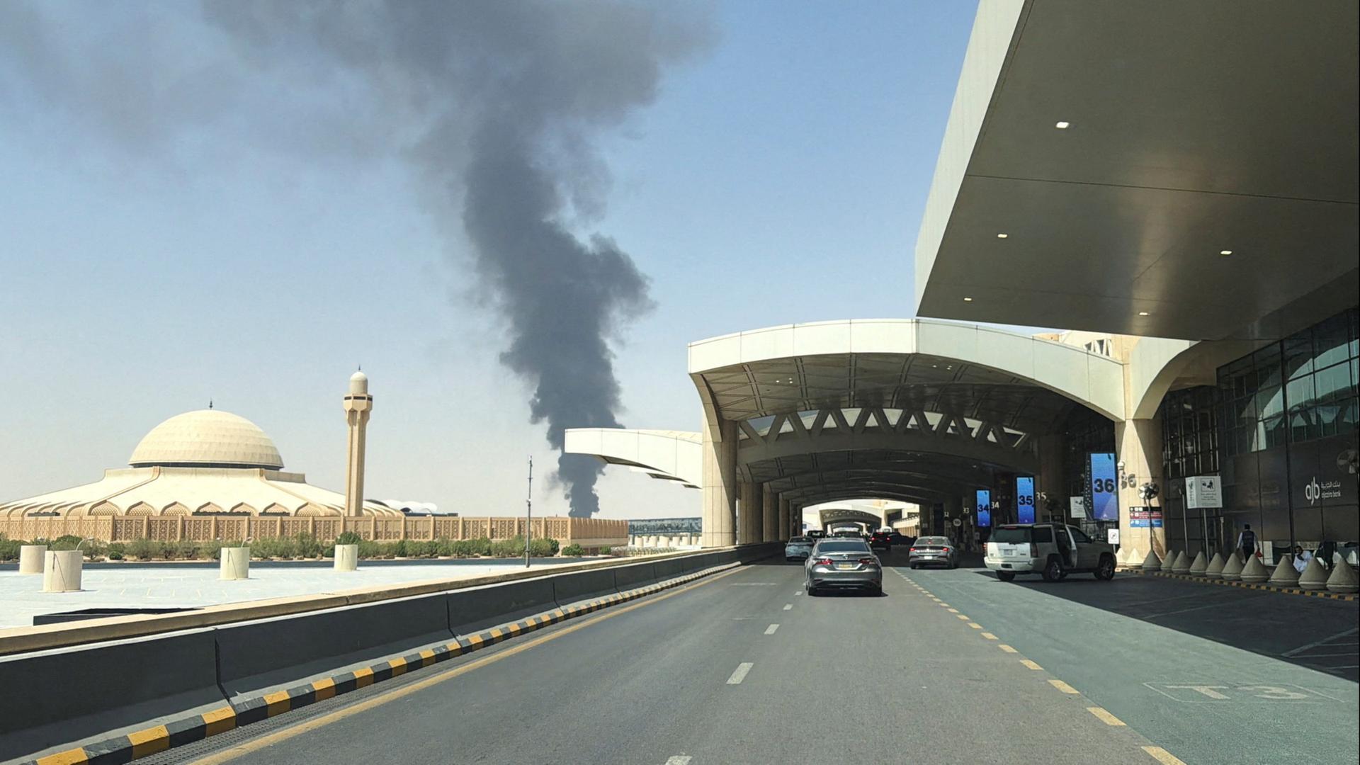riad flughafen 100