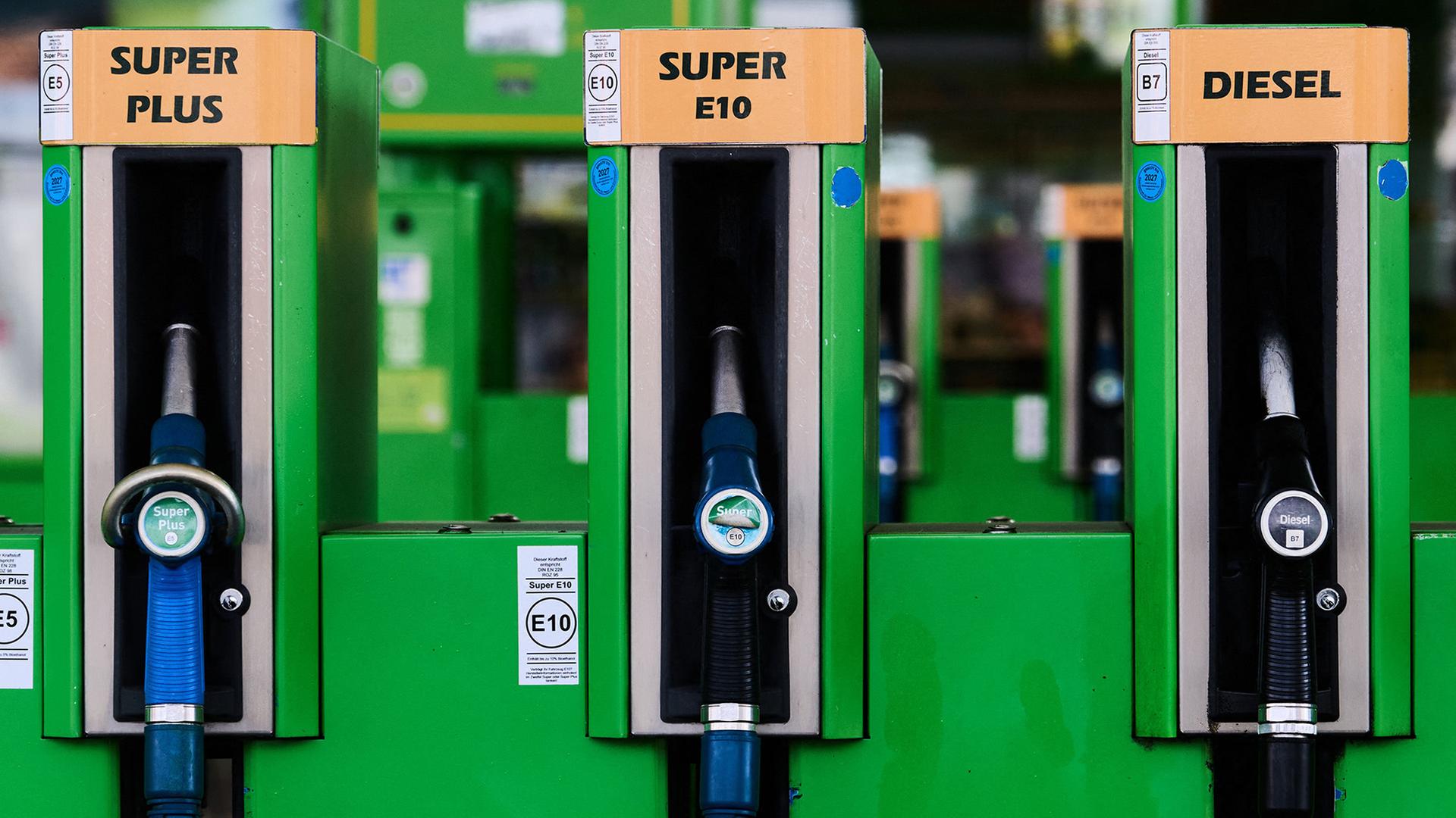 tankstelle zapfsaeule 110