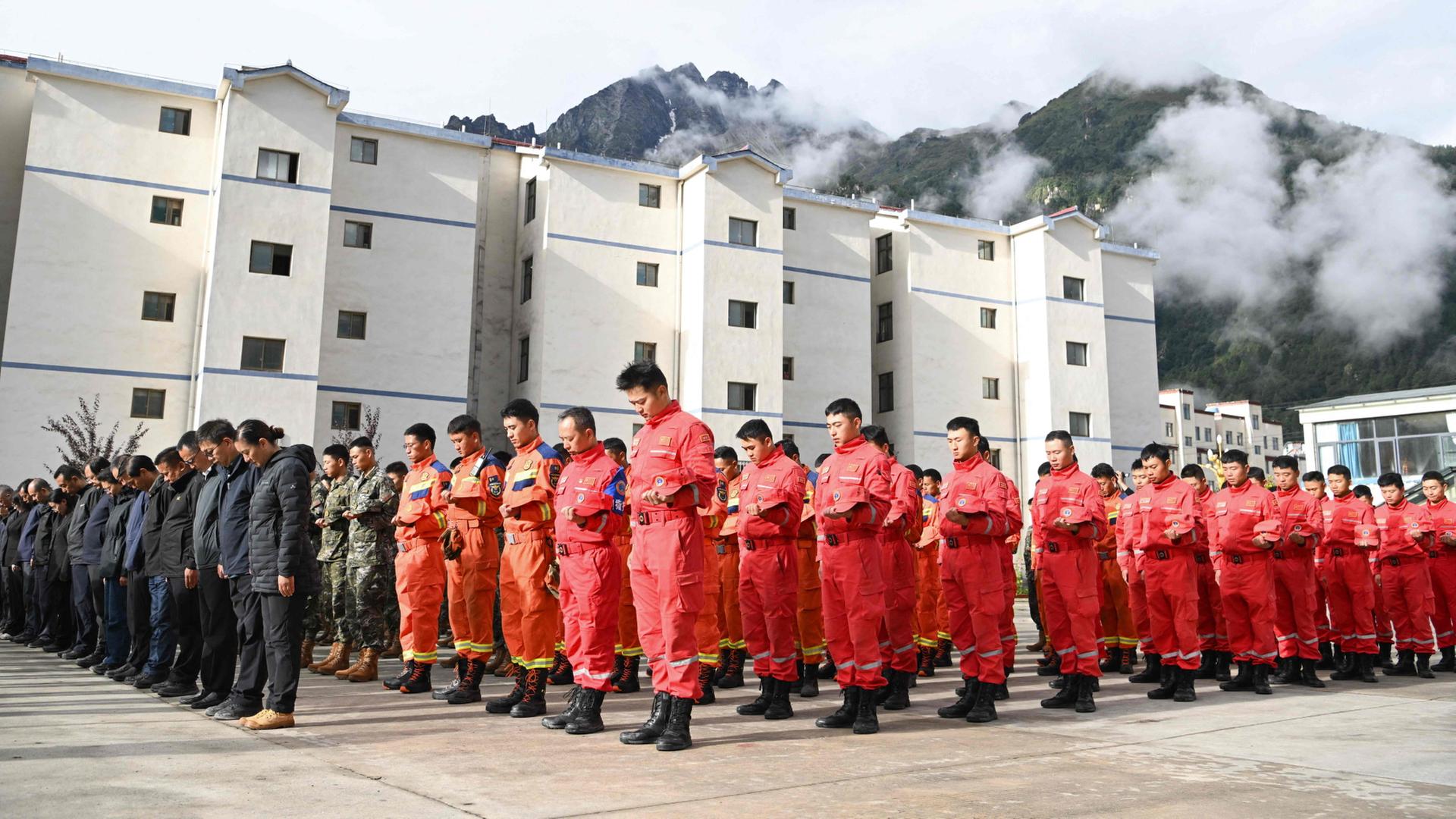 trauerfeier tibet 100