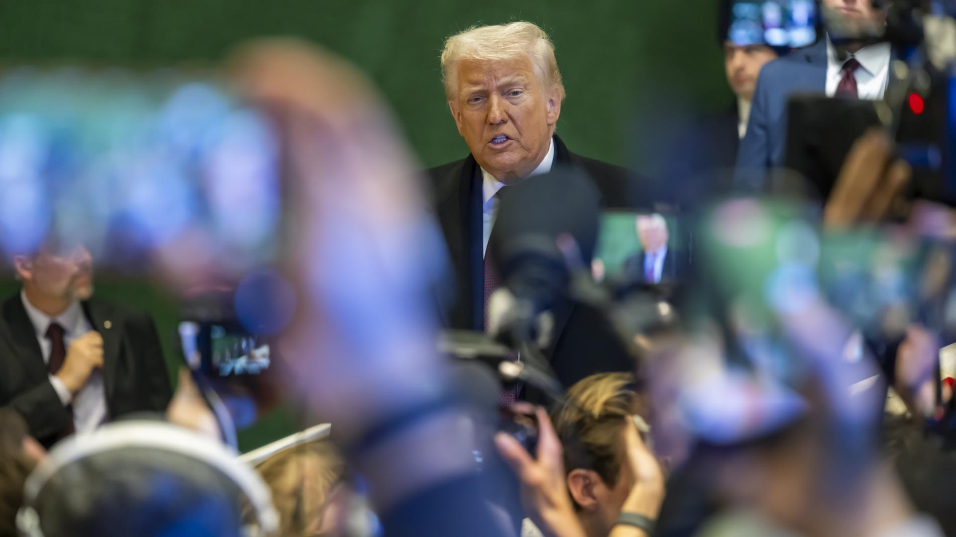 trump davos 130