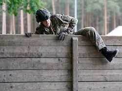 2026 07 08t220202z 653377620 rc2m9mapbr61 rtrmadp 3 germany defence recruiting