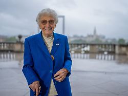 482554372