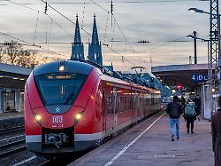 570569408