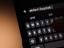624099433
