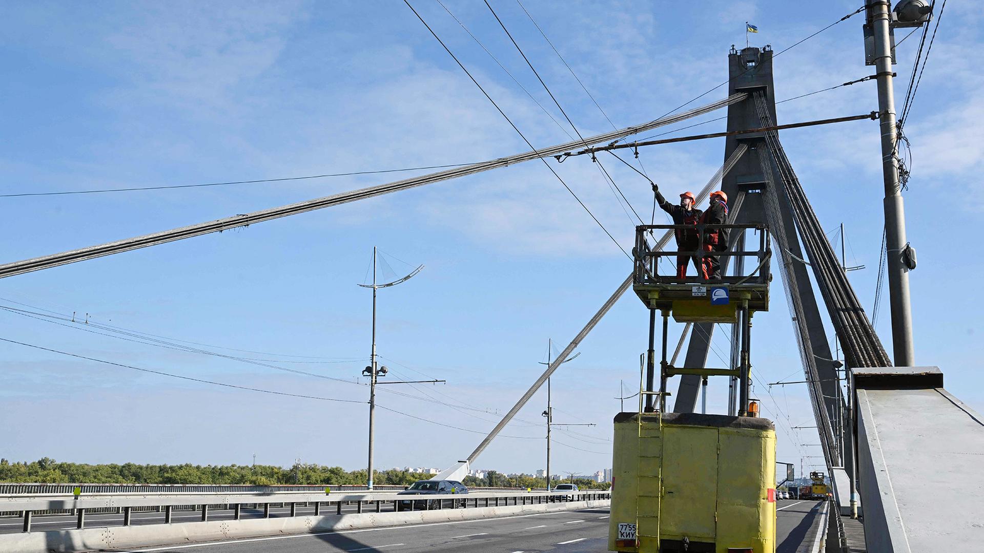 bruecke kiew 100