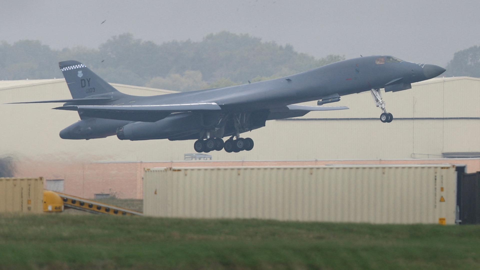 fairford bomber kampfjet 100