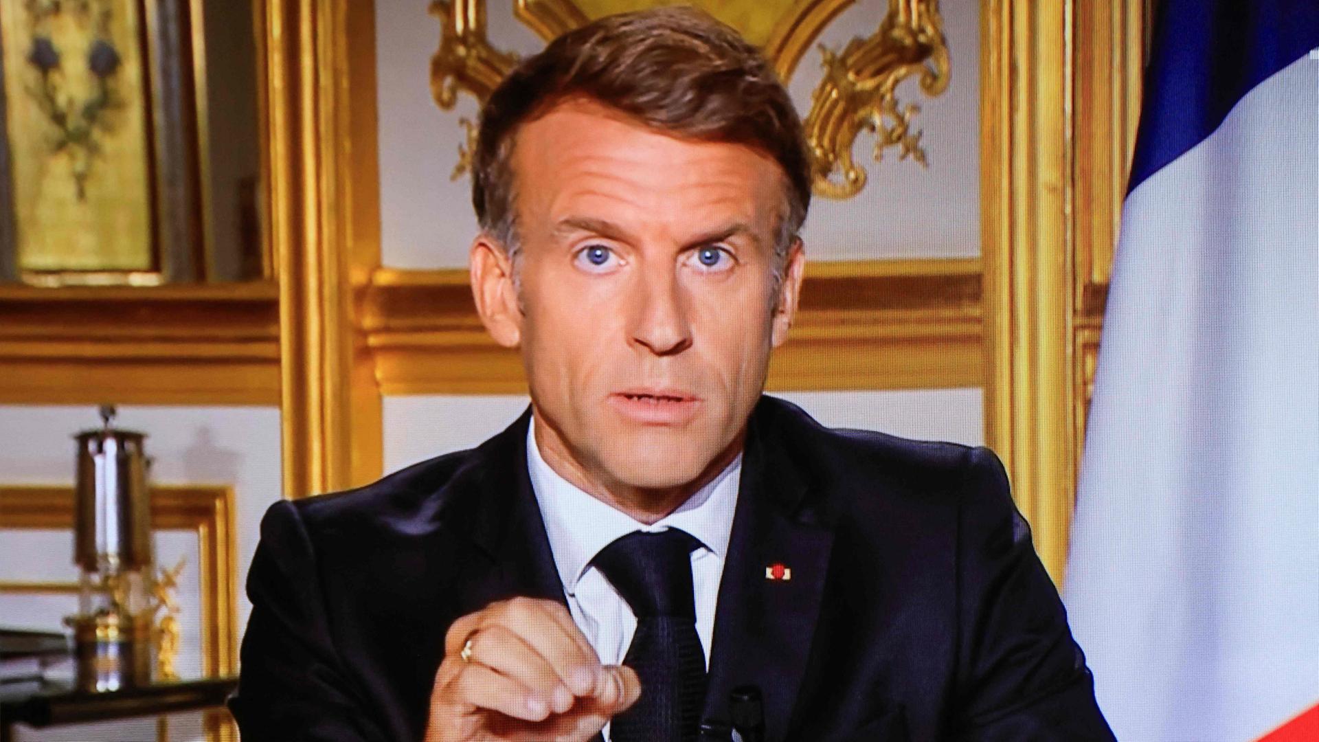 macron 1012