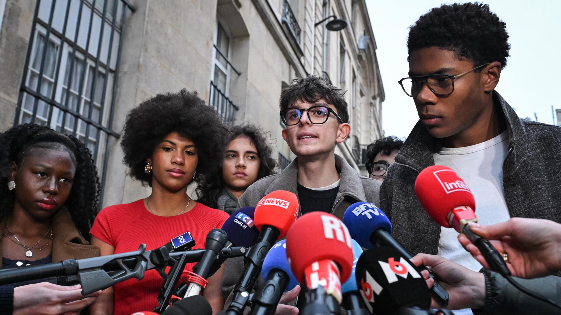 mitglieder schuelergewerkschaft frankreich 100