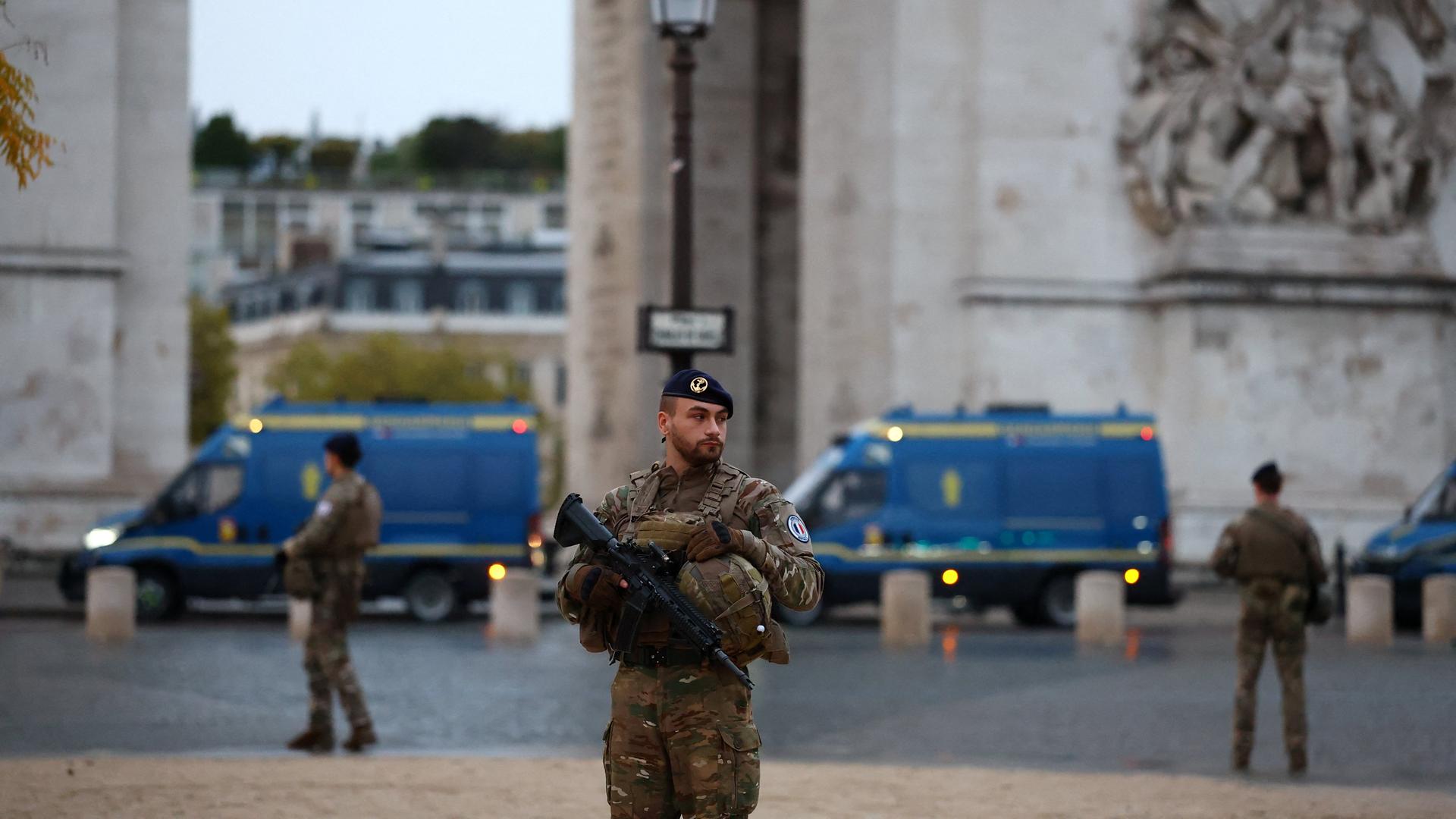 paris ordnungskraefte 100