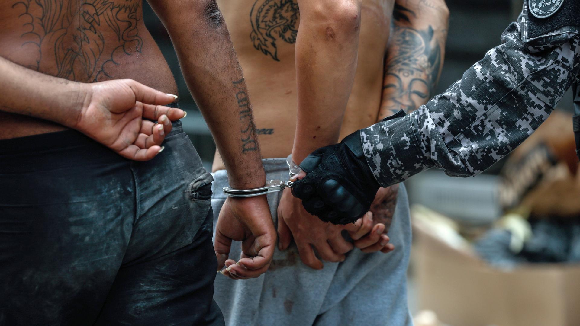 polizei brasilien 100