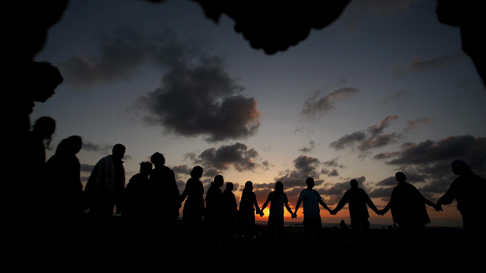 sonnenuntergang menschen 100