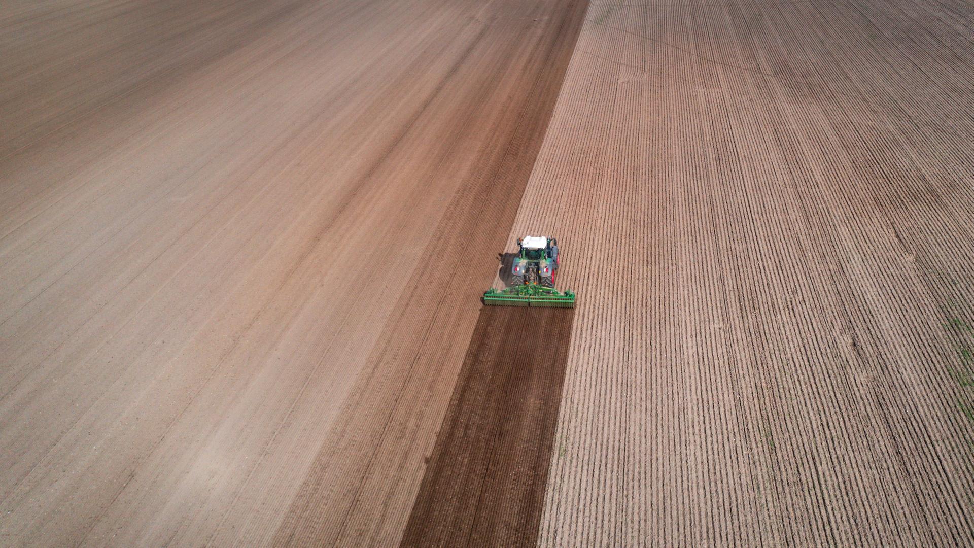 traktor aussaat 100