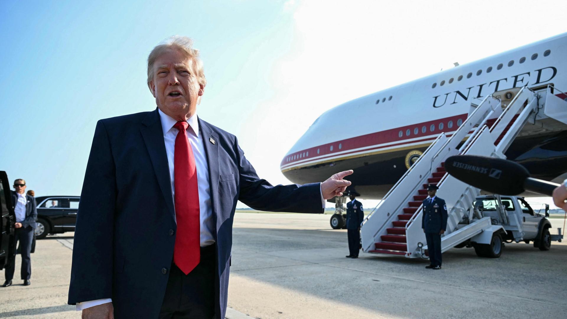 trump katar airforceone 100