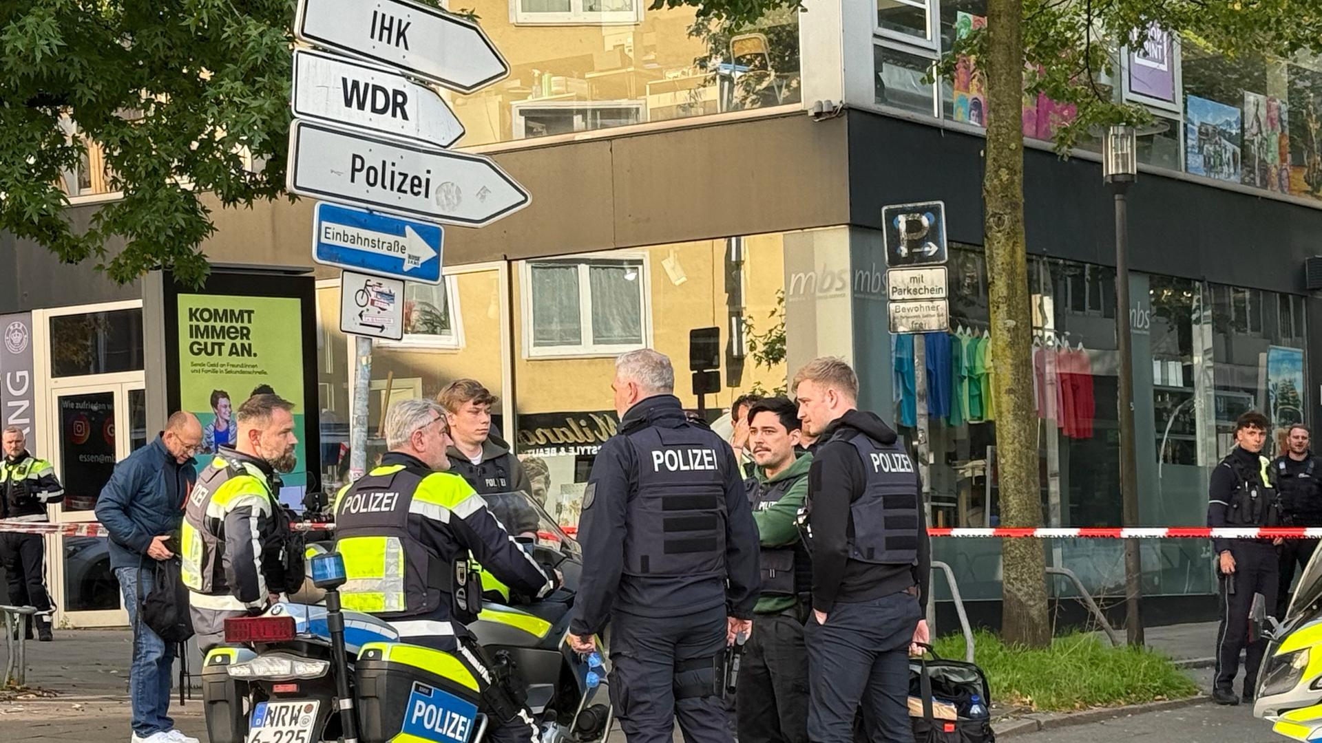 wdr die polizei sucht in der essener innenstadt nach dem fluechtigen 100