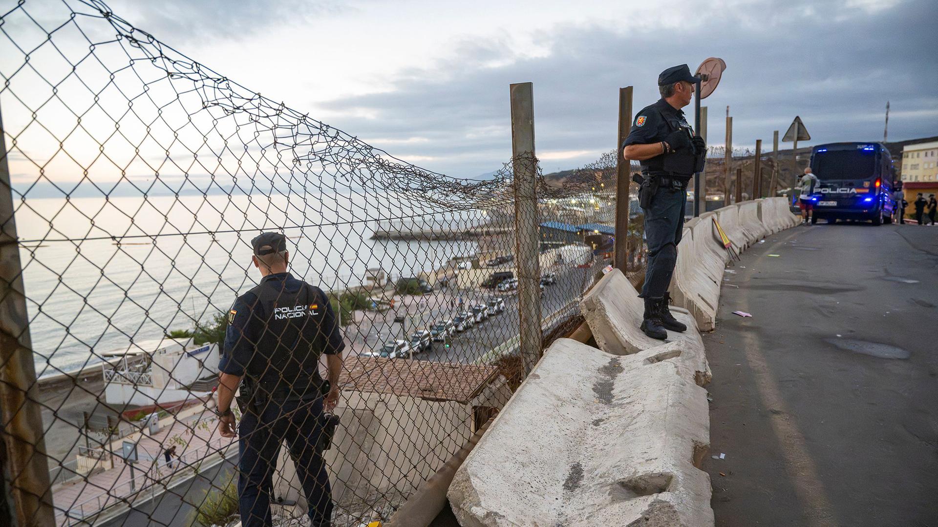 zaun grenze ceuta 100